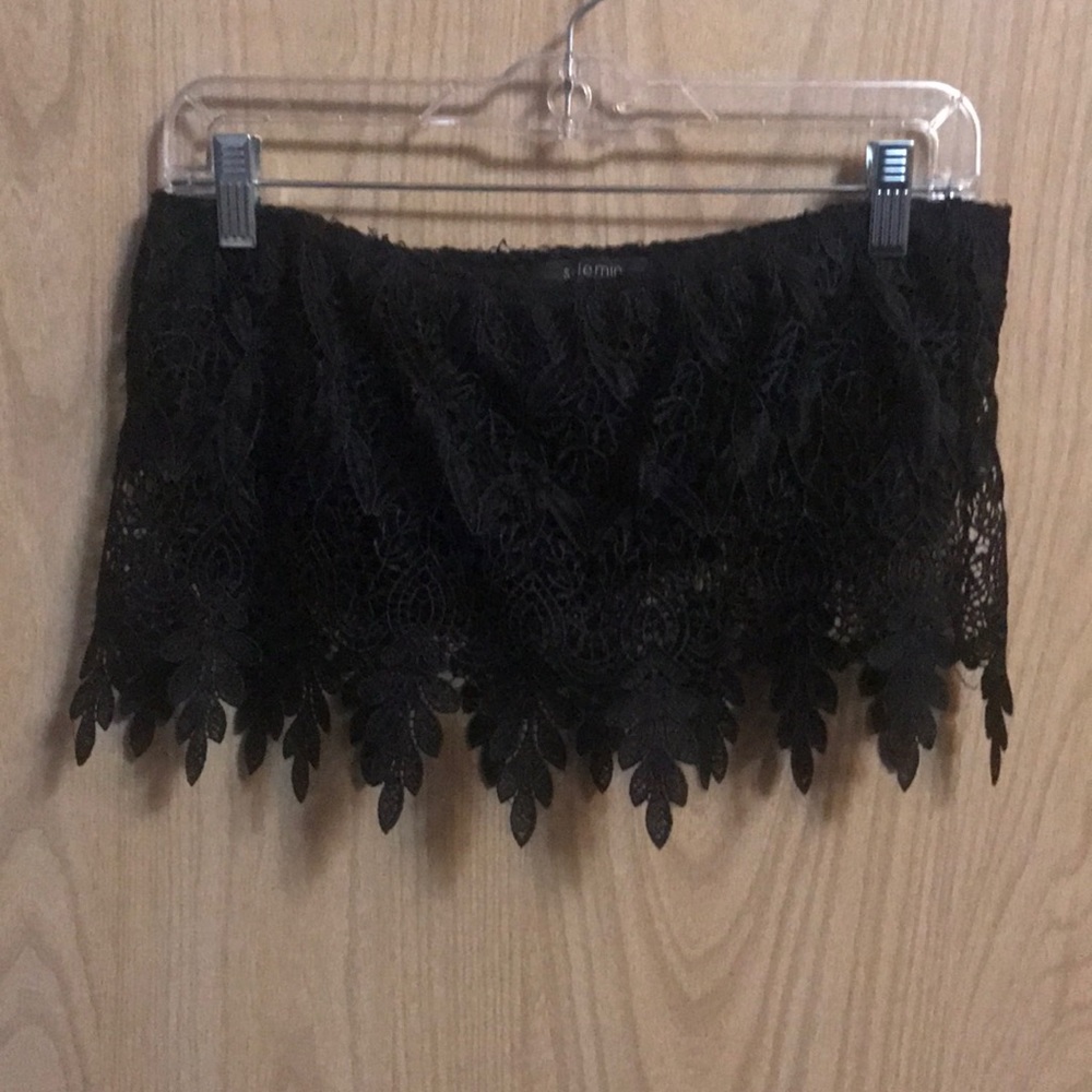 Black lace strapless crop top